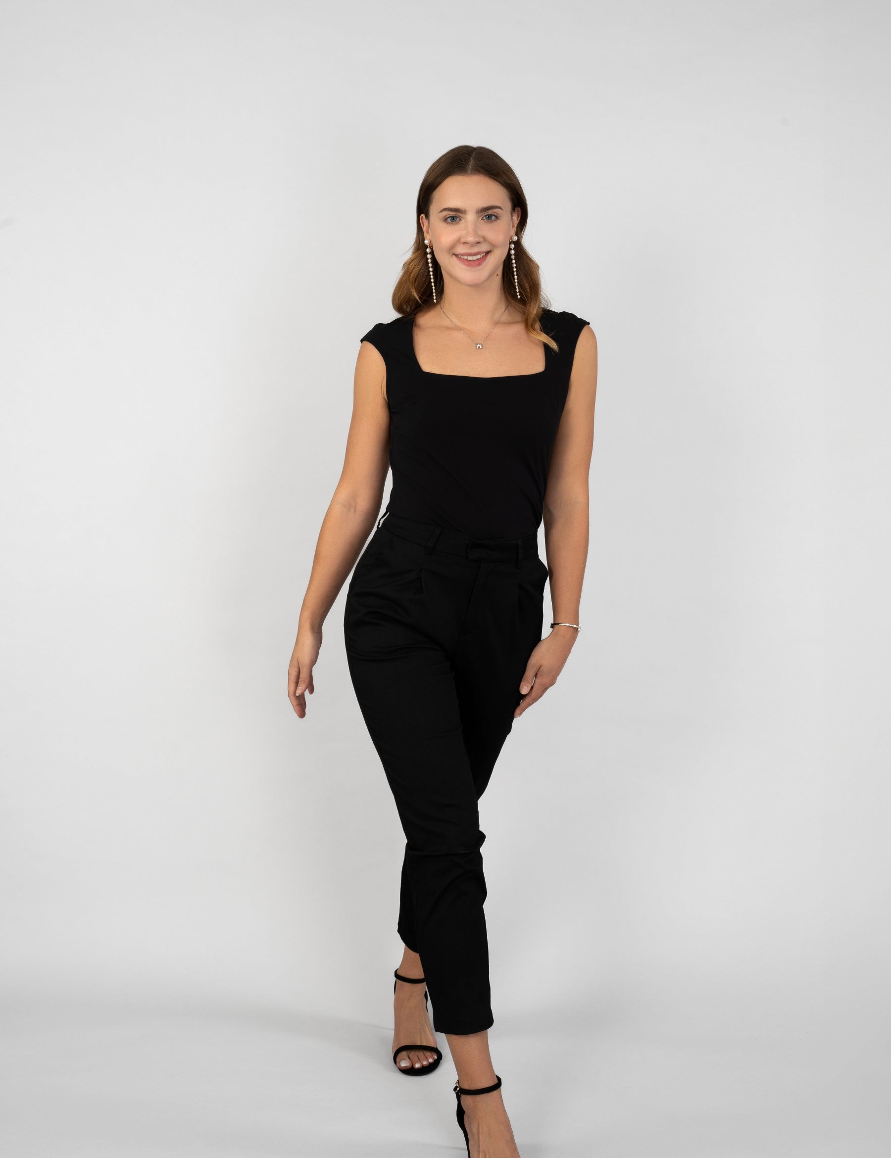 Travel top met cap sleeves, square neckline, travelstof, travel kleding, travel broek.