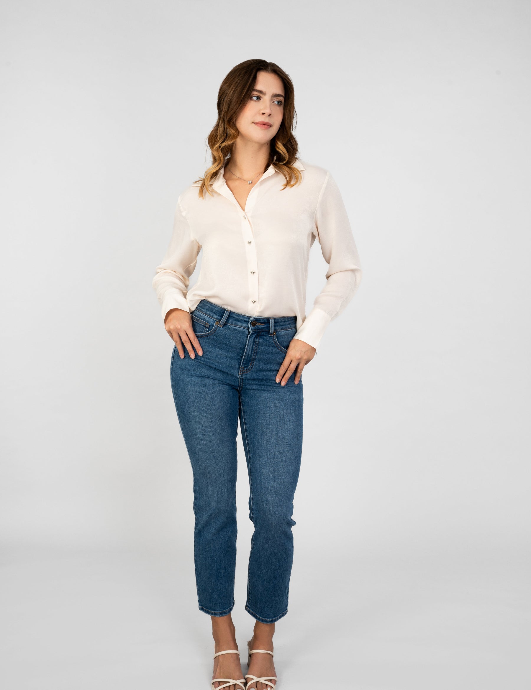Office approved blouse, satijnen blouse, satin blouse, heart shaped buttons,  offwhite blouse