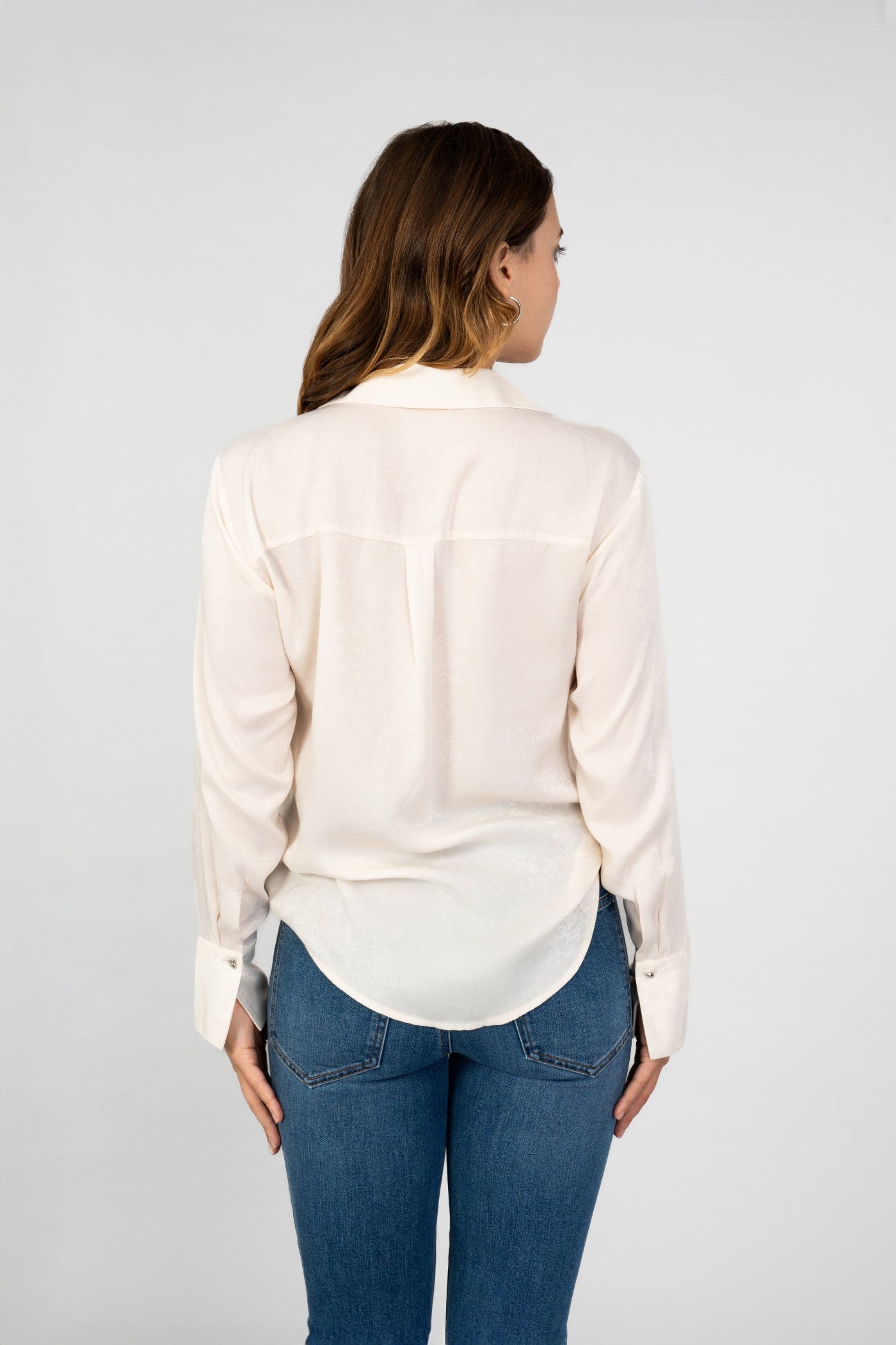 Office approved blouse, satijnen blouse, satin blouse, heart shaped buttons,  offwhite blouse