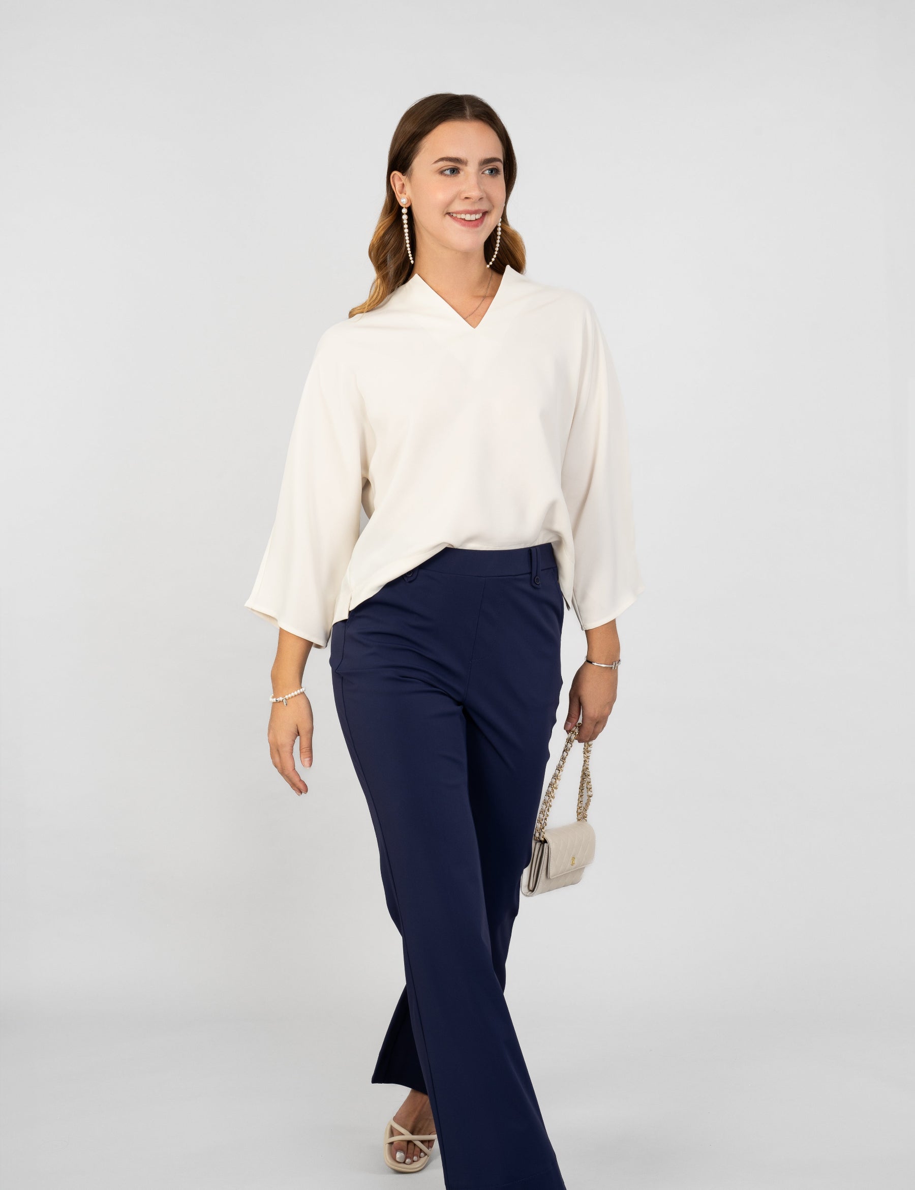 V top, v hals top, v neck top, comfortable top, flowy top, beach outfit, kantoor outfit, work outfit, office style
