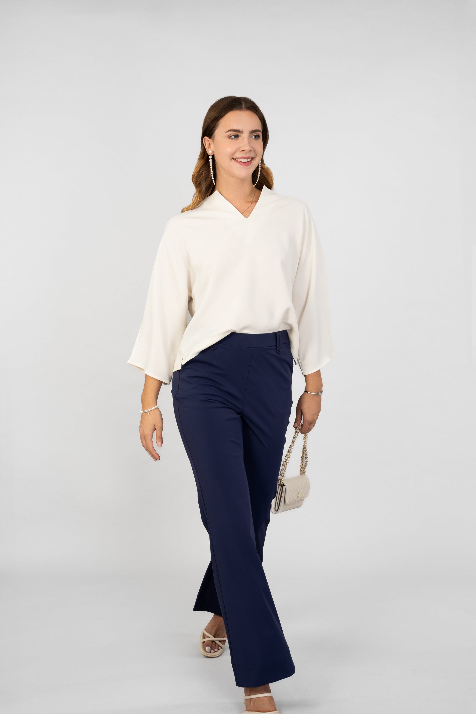 V top, v hals top, v neck top, comfortable top, flowy top, beach outfit, kantoor outfit, work outfit, office style